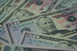 資格なしでも保育園の給料はどのくらいもらえるの？