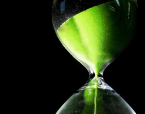 保育士試験合格後の転職に最適なタイミングは？